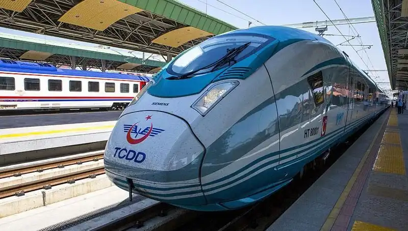 TCDD, 140 Yeni Tren Makinisti Kursiyeri Alacak! Başvuru Şartları ve Süreci
