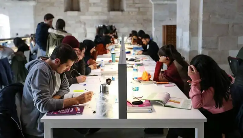 Üniversitelerin Yeni Dönem Başlangıç Tarihleri Açıklandı!