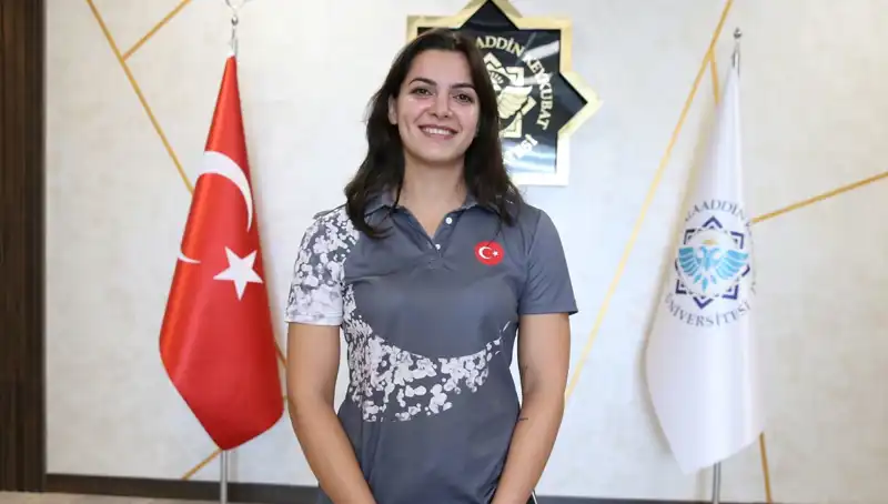 Altın Madalya Kazanan Esra, Dünya Şampiyonluğu İçin Hedefini Büyütüyor!