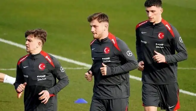 Fenerbahçe ile Anılan Yıldız Futbolcu Galatasaray’a Transfer Oluyor!