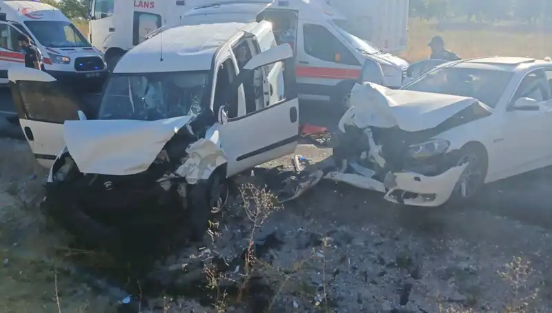 Nevşehir'de Feci Trafik Kazası: 14 Kişi Yaralandı!