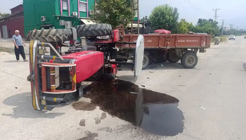 Traktör ve Otomobil Çarpıştı: Yolda Korkunç Kaza, İki Yaralı