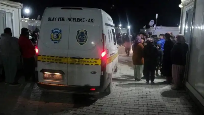 Husumetliler Arasındaki Kavga Sokakları Kan Gölüne Çevirdi