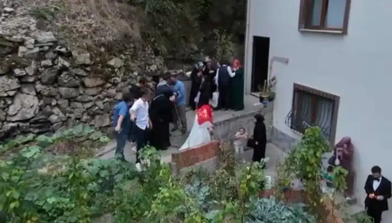 Düğün Töreninde Kanlı Sahneler: Kurşunlar Havada Uçuştu!