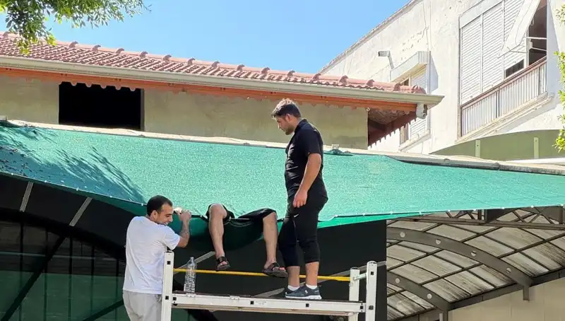 : Dengesini Kaybedip Balkondan Düşen Genç, Hayat Mücadelesi Veriyor!
