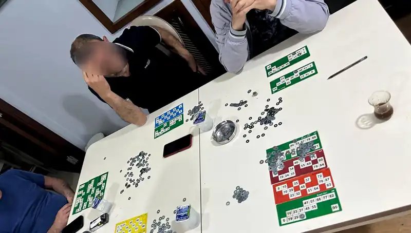 TikTok Canlı Yayınına Gelen Şok Baskın: 22 Kişi Suçüstü Yakalandı!