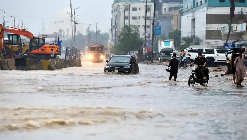 Muson Yağmurları Pakistan'ı Vurdu: Felaketin Gölgesinde 785 Can Kaybı