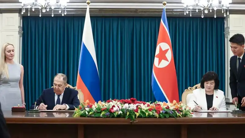 Rusya ve Kuzey Kore: Lavrov’un Görüşmesi Yeni Dönemin Sinyallerini Mi Veriyor?