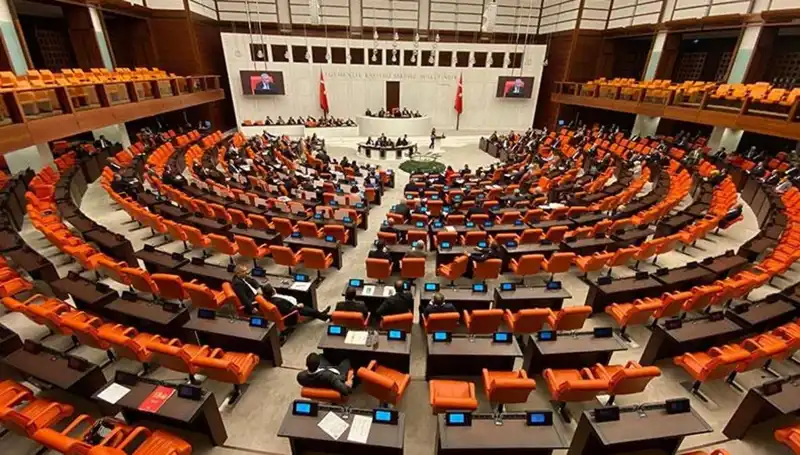 Emekli İkramiyesi 4 Bin TL Oluyor: TBMM'de İlk Adım Atıldı!