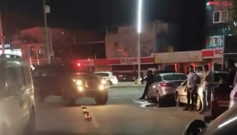 Genç Kardeş, Bıçakla Yaralanan Annesini Kurtarmak İçin Kardeşini Öldürdü