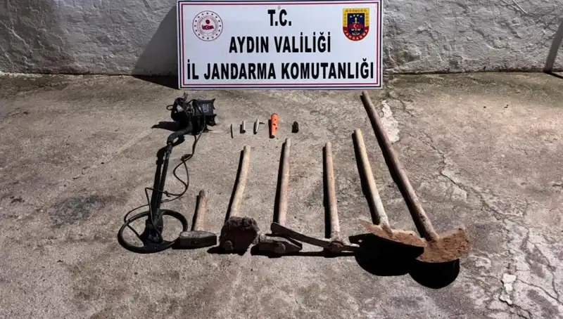 Aydın’da Kaçak Kazı Yaparken Suçüstü Yakalandılar!