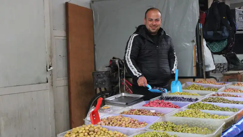 Renkli Tezgahın Sırrı: 30 Çeşitte Suya Doyan Lezzetler