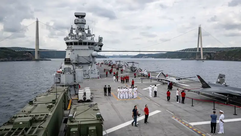 TCG Anadolu, Sarayburnu'ndan Duygun Yolculuğuna Çıktı!
