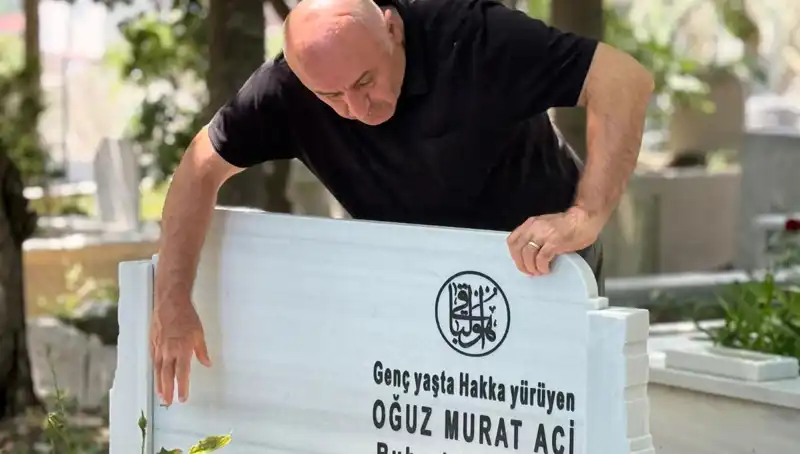 Aci Ailesinin Hüzünlü Babalar Günü: Anılar ve Gözyaşlarıyla Dolu Bir Veda