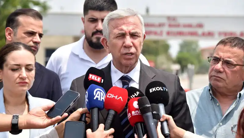 Mansur Yavaş, Antalya'da Muhittin Böcek'i Ziyaret Etti: İşbirliği Adımları Atılıyor