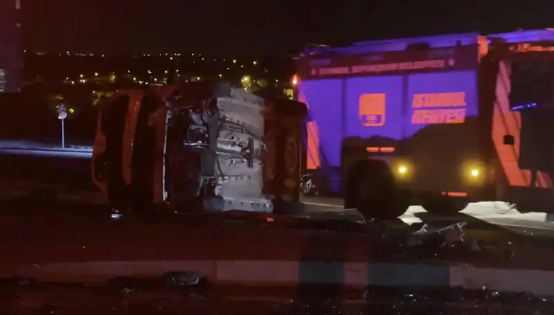 Havalimanı Yolunda Feci Kaza: Takla Atan Araçta 6 Yaralı