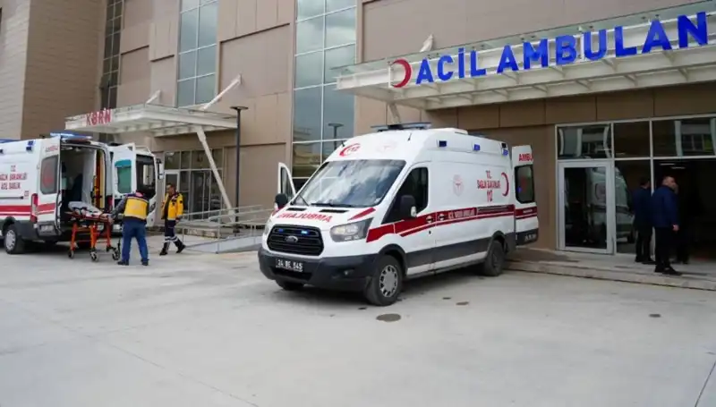 Erzincan'da Kaçınılmaz Kaza: Bir Ölü, Üç Yaralı