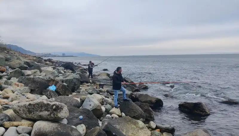Kafesten Kaçan 2 Ton Levrek Denize Dağıldı: Sahil Kalabalıklaştı!