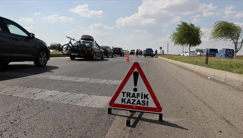 Adana’da Korkunç Kaza: Kamyon ile Otomobil Çarpıştı, Can Kayıpları Var!