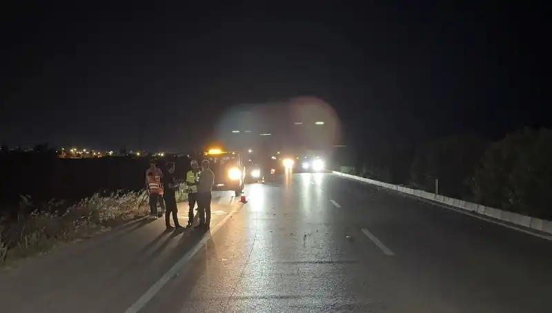 Adana'da Üç Araçlık Zincirleme Trafik Kazası: Yaralılar ve Olay Anı