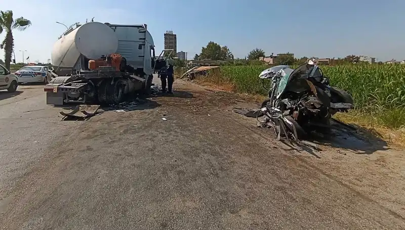 Adana'da Tankerle Kamyon Çarpıştı: İki Araçta Feci Kaza!