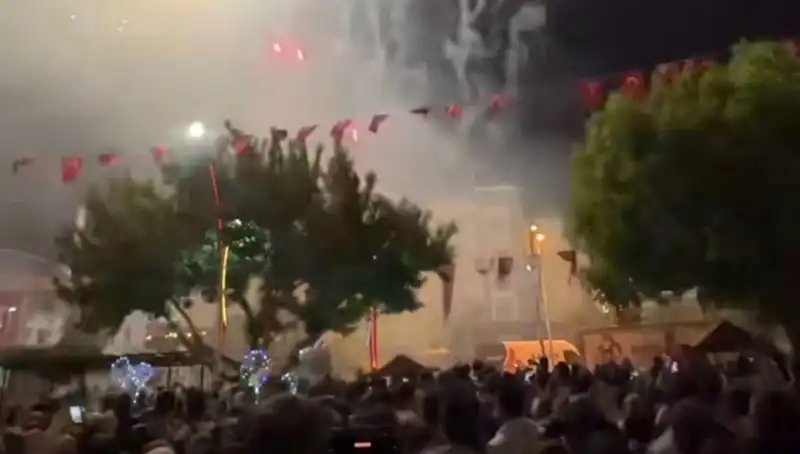 Havai Fişek Gösterisi Sonrası Hastanelik Olay: Neler Yaşandı?