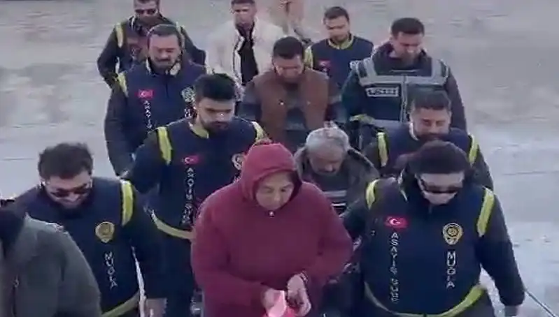 ** Yedi Yıl Sonra Ortaya Çıkan Olay: Bebek, Çikolata ve Gizemli Ölüm