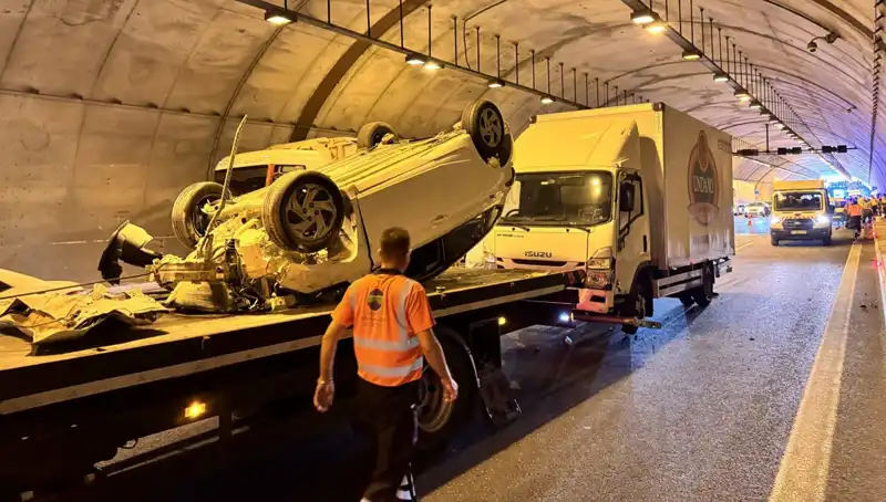 Kuzey Marmara Otoyolu'nda Korkunç Çarpışma: Otomobil ve Kamyonet Karşı karşıya Geldi