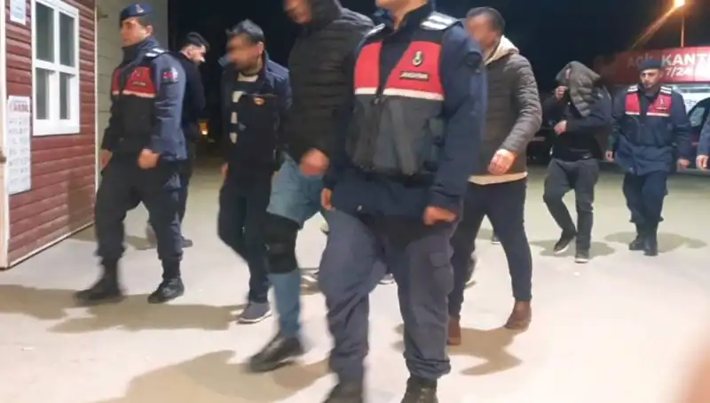 Uyuşturucu Partisi İddiaları: Bağ Evi Baskınında Şok Detaylar!